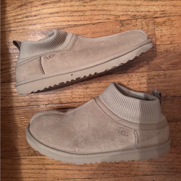 UGG Beige Suede Ankle Slip-Ons- kids - Picture 1 of 3